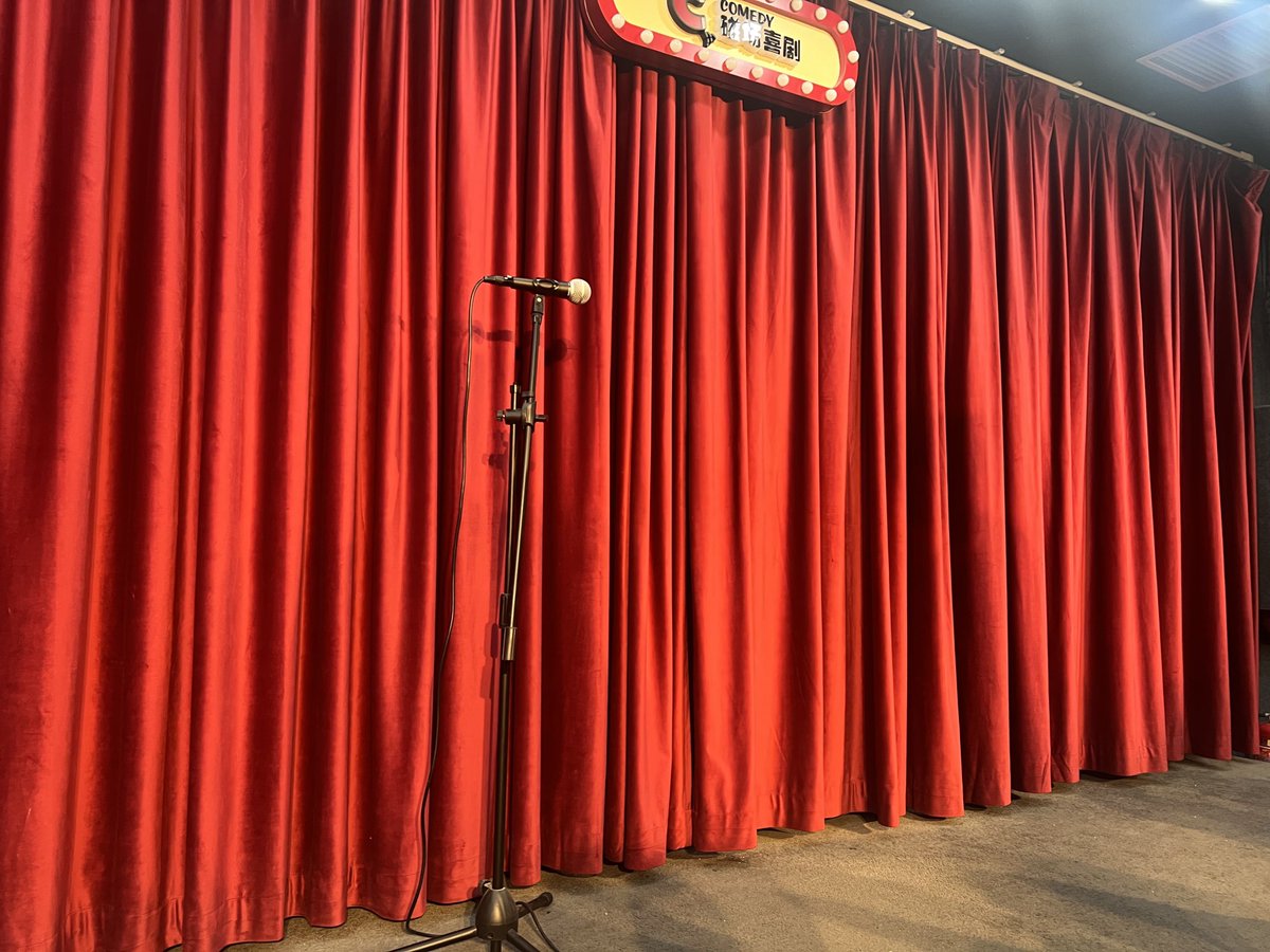 danny_stukes's tweet photo. Just saw a guy at open mic try to do a bit about "cloud watching" and spent 3 whole minutes ranting that none of them are shaped like his ex. Sir, this is a comedy club not a therapy session for your anger at the sky! https://t.co/CmIe1uhyvl
