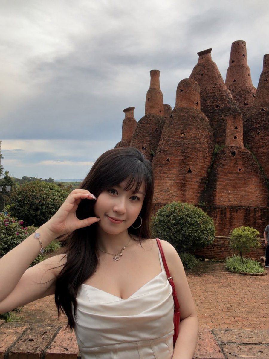 hN7KKSVUSE0SU7d's tweet photo. 再也空杯出来玩，凉快是凉快，太敏感了一直都是勃起
状态有点尴尬🫣 https://t.co/yVq61WiipQ