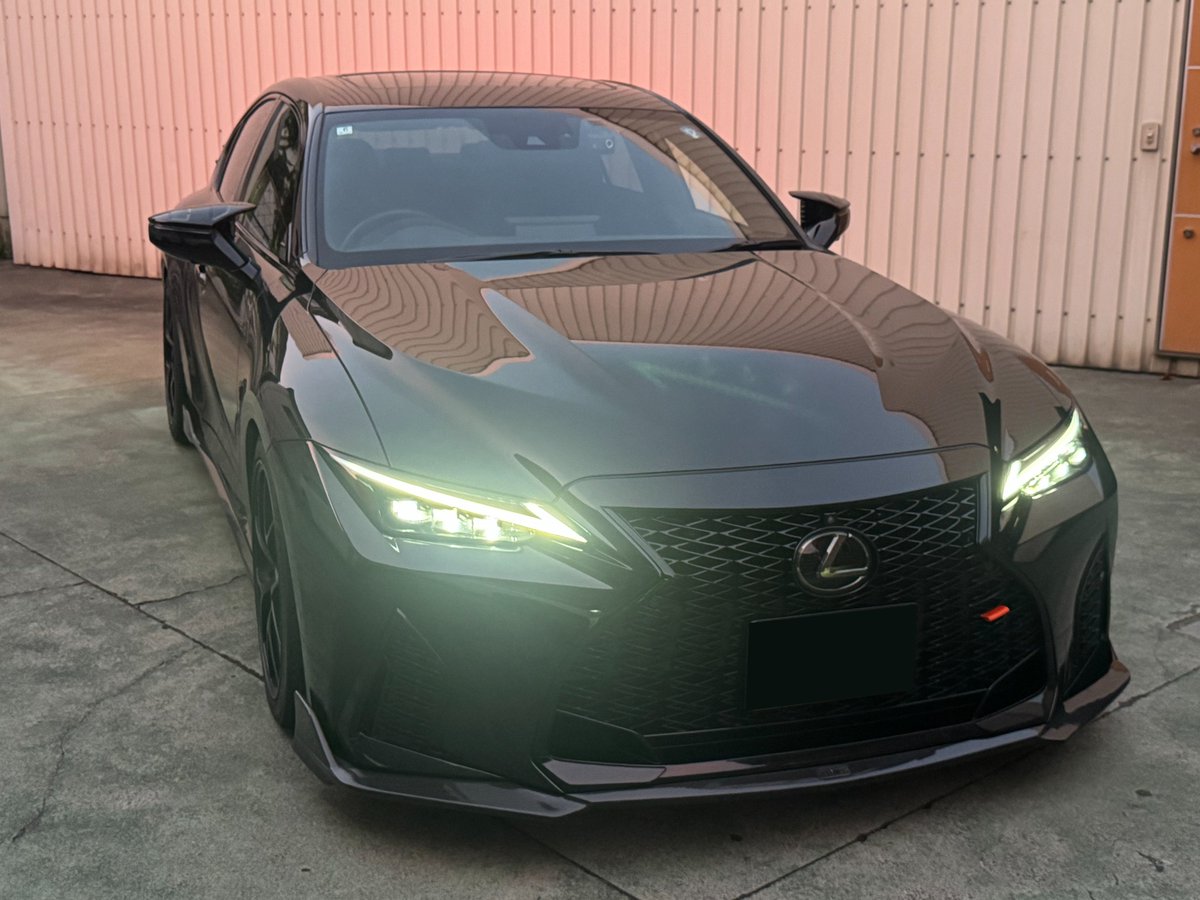 LEMS_JP's tweet photo. 【スパルコ製品】
T様より各種レーシングギアをご用命いただきました✨
・カーボンヘルメット(内装レッド)
・4点式ハーネス
・HANS
レッド×ブラックでコーディネートし、
統一感のあるレーシングスタイルに仕上がりました🔥
ご来店誠にありがとうございました🙇♂️
#sparco #ヘルメット #HANS https://t.co/vj7bWRDt6y