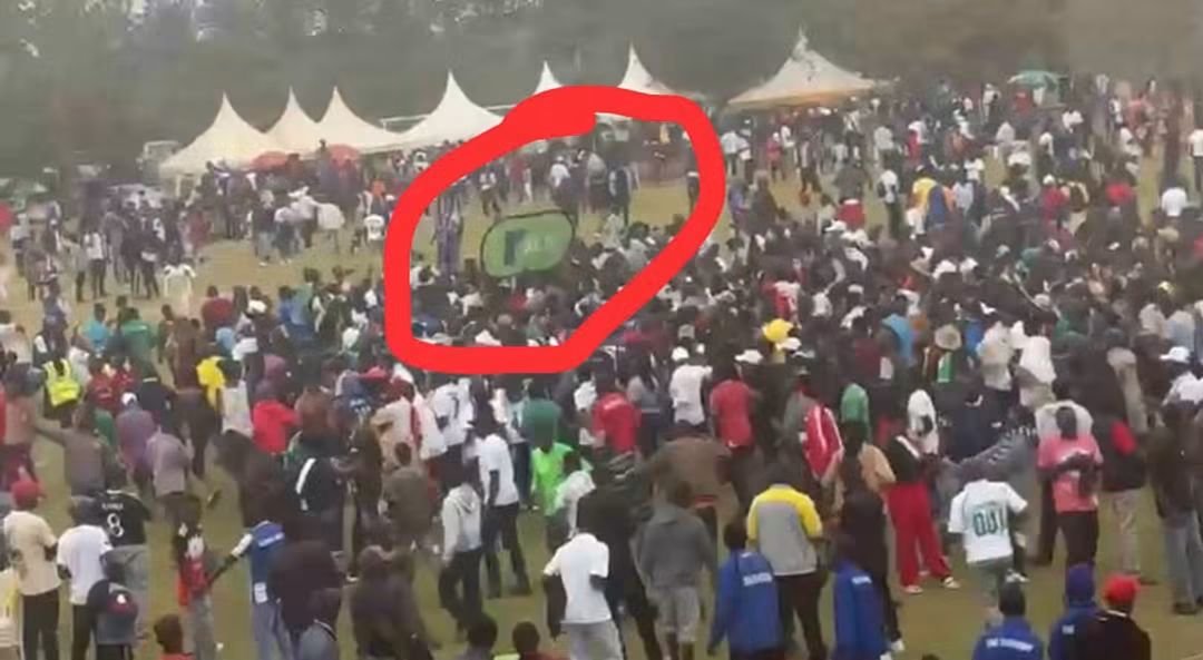 TeyaKevin's tweet photo. Banner ilipata kazi ya Kubeba Javan Omondi after KSSSA games kuisha https://t.co/7uJeExIxb1