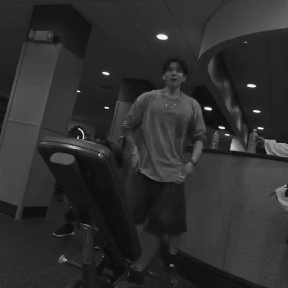servcuntmin's tweet photo. man this is fucking frying me soo bad did he do 50 sets of fuck my life cause???:;???? https://t.co/9z5ZXcSYqP