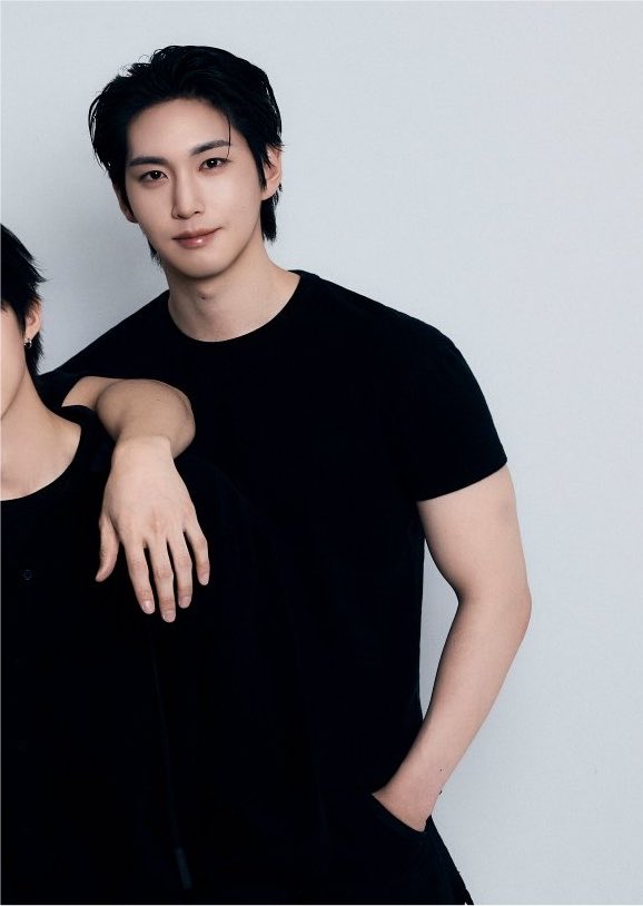 ptgalaxies's tweet photo. he looks too good 😩 https://t.co/xhTquXSNC7