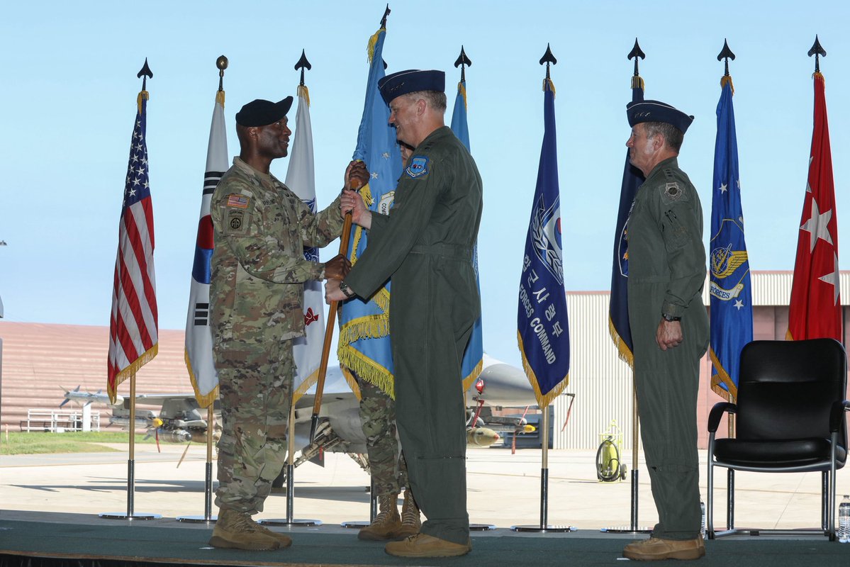 Today @7thAF welcomed a new commander as Lt. Gen. David ‘Baja’ Shoemaker succeeded Lt. Gen. David ‘Poison’ Iverson. Under both leaders, 7th Air Force has been and will always remain ready to #FightTonight. 
Under One Flag, Katchi Kapshida. We go together. https://t.co/PhZ5GS8aE5