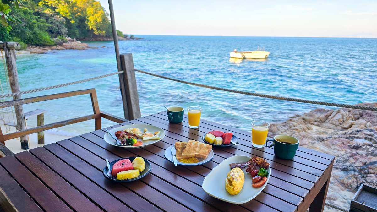 RogerTaylor1981's tweet photo. Just woke up to the sound of waves and fresh coconut on my balcony in Bali—this is the kind of slow travel I’ve been craving, no rushed plans, just pure calm. https://t.co/xxtyE2SFLr