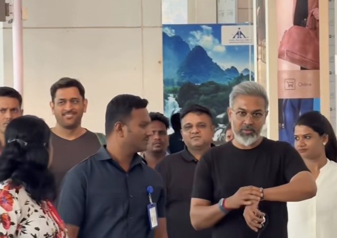 _theyellowstand's tweet photo. MS Dhoni is Back in Chennai 💛 https://t.co/NiPqyPlmh4
