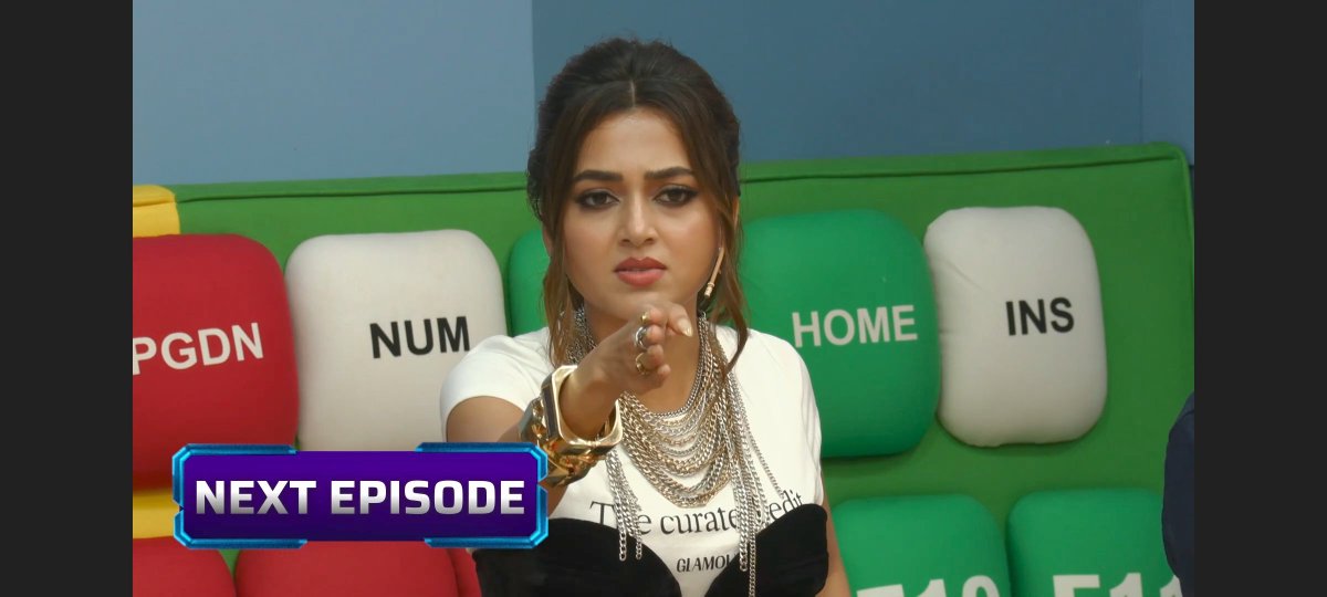 _Tejran_18's tweet photo. Teju in New Promo 🔥

#TejasswiPrakash #TejRan https://t.co/ZOIZSfIcCQ