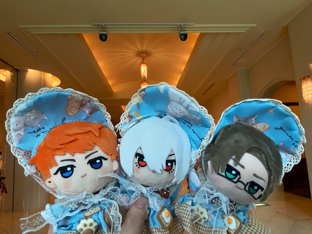 ntryukky's tweet photo. 実はヒプラブ出張版当たって観覧してきたんですけど、会場がホテルの宴会場すぎてバカおもろかった
いつも通りの(いつにも増して？)フリーダムな進行もバカおもろかったです
席もめちゃ近くてホクホク〜 https://t.co/8Xkqycecr2