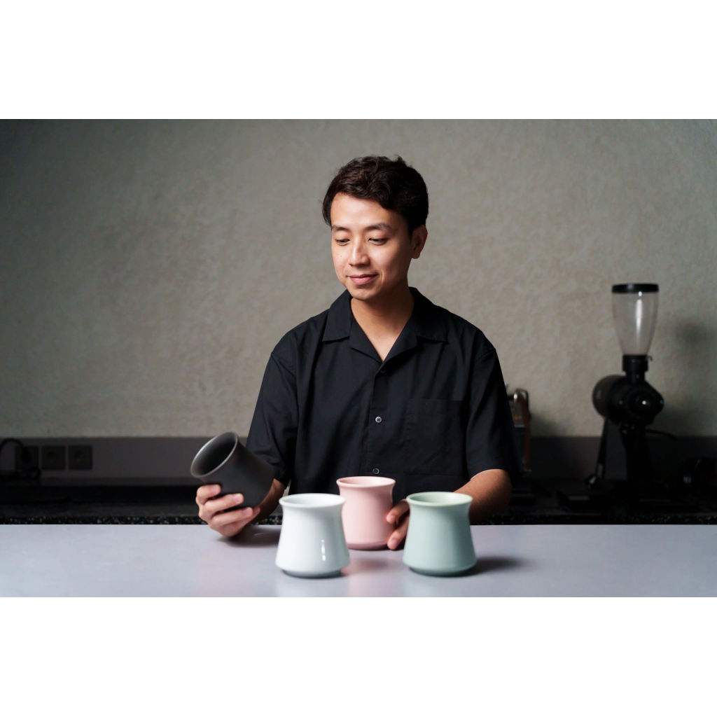 capecoffeebeans's tweet photo. Origami's Harmony Cup is not only striking in looks, it distributes coffee evenly over your tongue & traps delicate aromas for an elevated tasting experience 🏺✨ Choose your favourite colour!
https://t.co/ofIrQTZsG2
#origamijapan #specialtycoffee #pourover https://t.co/BB2wZzxAhK