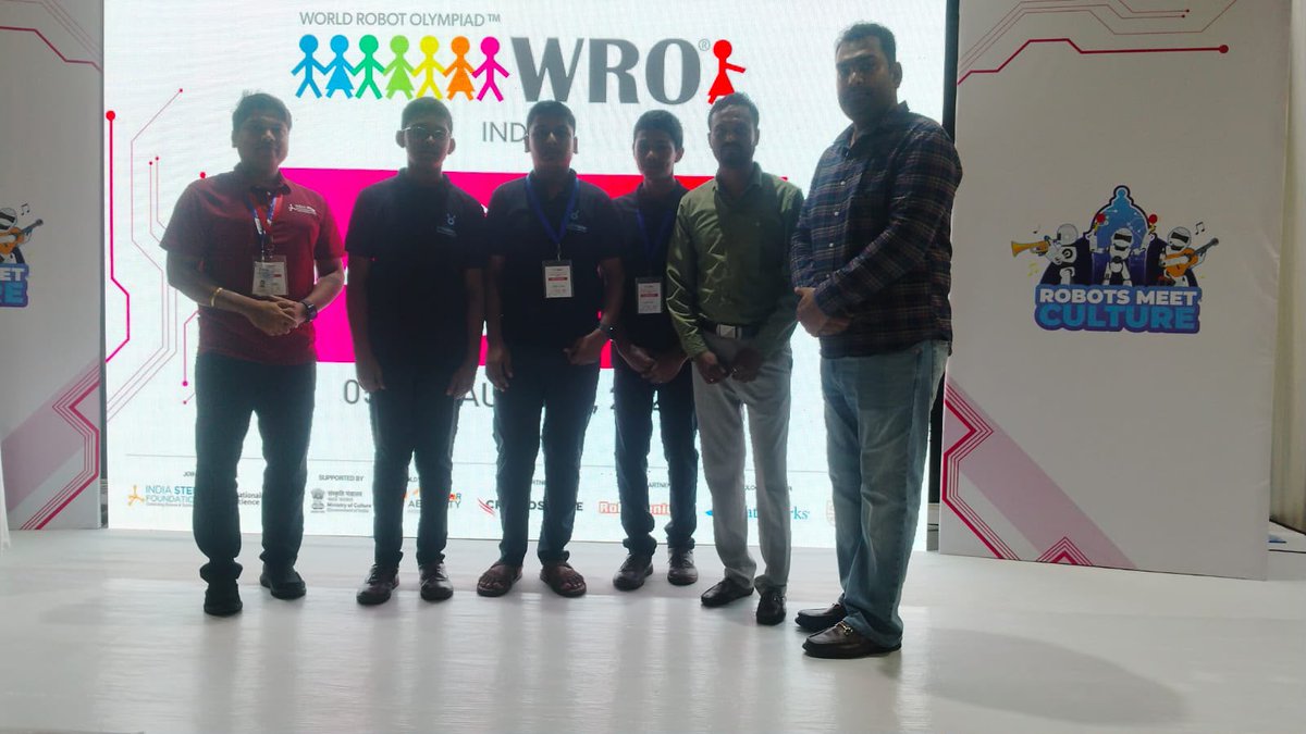 moineeorg's tweet photo. Our students have qualified for the WRO India National Championship at the WRO India Regional Competition in Mumbai. A testament to their innovation, teamwork, and dedication.

The day became even more memorable with an opportunity to meet Riteish Deshmukh.
#WROIndia #Robotics https://t.co/RdbO75XlMi