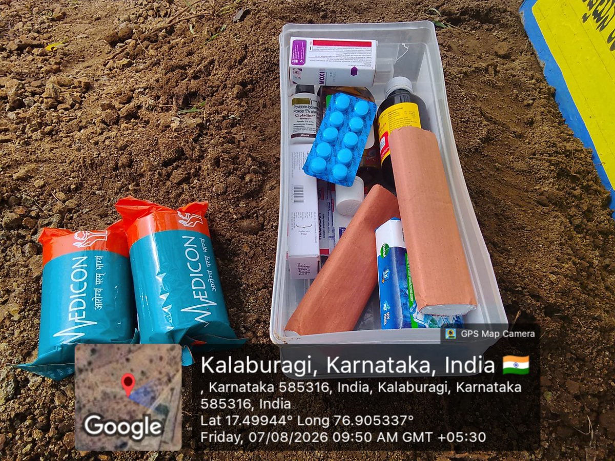 MgnregaZp's tweet photo. ಕಲಬುರಗಿ ಜಿಲ್ಲೆಯ ಕಮಲಾಪುರ ತಾಲೂಕಿನ ಕುರಿಕೋಟ ಗ್ರಾ.ಪಂ ಯ ಶೀರಿಡೋಣ  ಗ್ರಾಮಕ್ಕೆ  ಶ್ರೀ ರಾಹುಲ S ಸಂಕನೂರು @CEOZPKalaburagi ರವರು VB-GRAMG ಯೋಜನೆಯ ಟ್ರಂಚ ಕಾಮಗಾರಿ ವೀಕ್ಷಿಸಿದರು ಹಾಗೂ ಕೂಲಿ ಕಾರ್ಮಿಕರನ್ನು ಜೊತೆ ಮಾತನಾಡಿ ಕಾಮಗಾರಿ ಸ್ಥಳದಲ್ಲಿ ಪ್ರಥಮ ಚಿಕಿತ್ಸೆ ಪೆಟ್ಟಿಗೆ, ಕುಡಿಯುವ ನೀರಿನ ವ್ಯವಸ್ಥೆ ಕುರಿತು  ಪರಶೀಲಿಸಿದರು. https://t.co/MpZ8398S43