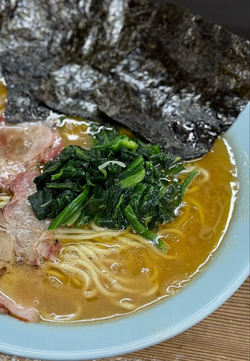 taduna_tochigi's tweet photo. 8/7金曜日18時より21時30分までお並びの方は全てで 「通常750円」と 「ジャンクなまぜそば850円」と「限定」で営業致します。
家系インスパイアのラーメンの方と
フュージョン昆布水つけ麺
冷製梅塩の手綱バージョン（凶悪）でよろしくお願いいたします！ご飯なくなったのでちょっと炊きます。無料です https://t.co/6Mj03nSKt5