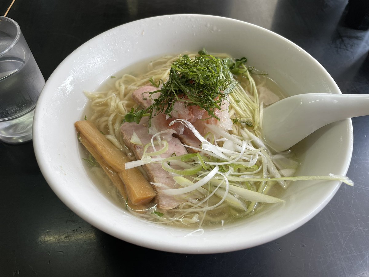 taduna_tochigi's tweet photo. 8/7金曜日18時より21時30分までお並びの方は全てで 「通常750円」と 「ジャンクなまぜそば850円」と「限定」で営業致します。
家系インスパイアのラーメンの方と
フュージョン昆布水つけ麺
冷製梅塩の手綱バージョン（凶悪）でよろしくお願いいたします！ご飯なくなったのでちょっと炊きます。無料です https://t.co/6Mj03nSKt5