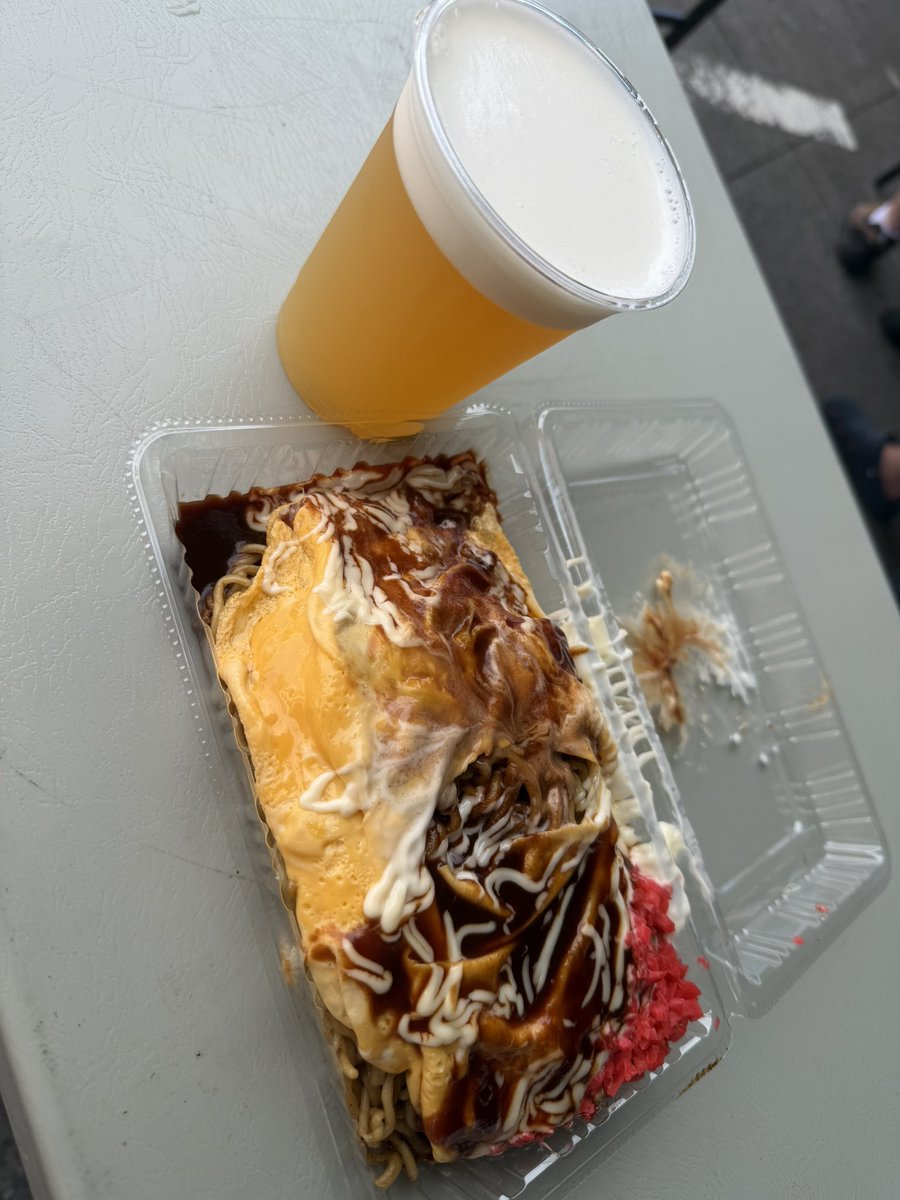 basuke0001's tweet photo. アニソン盆踊り始まるまで食べ呑む笑笑 https://t.co/ZcZrZjQcPI
