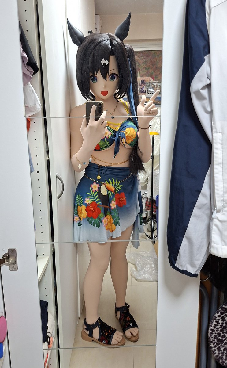 Aoyama_Tokute's tweet photo. 試試泳裝~
福利快要來囉💕
#着ぐるみ
#kigurumi 
#ウマ娘
#サトノクラウン https://t.co/vNRmIOJBnR