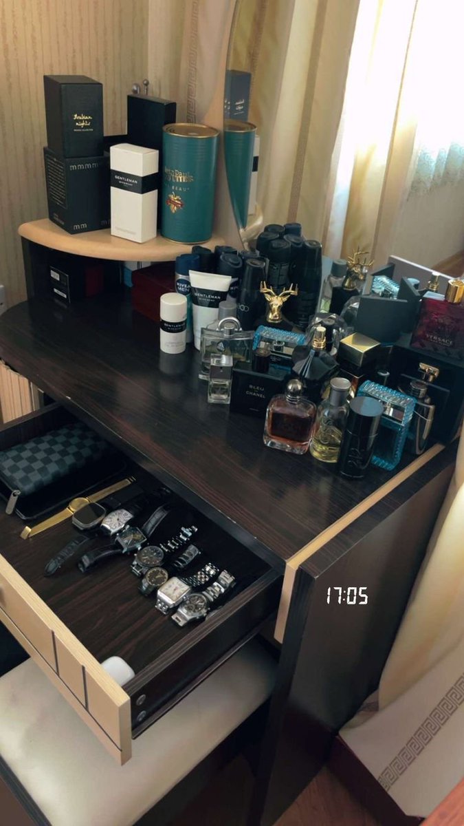 GentlemenxEra's tweet photo. Smelling good is a form of self-respect. https://t.co/42ULSmNw8Q