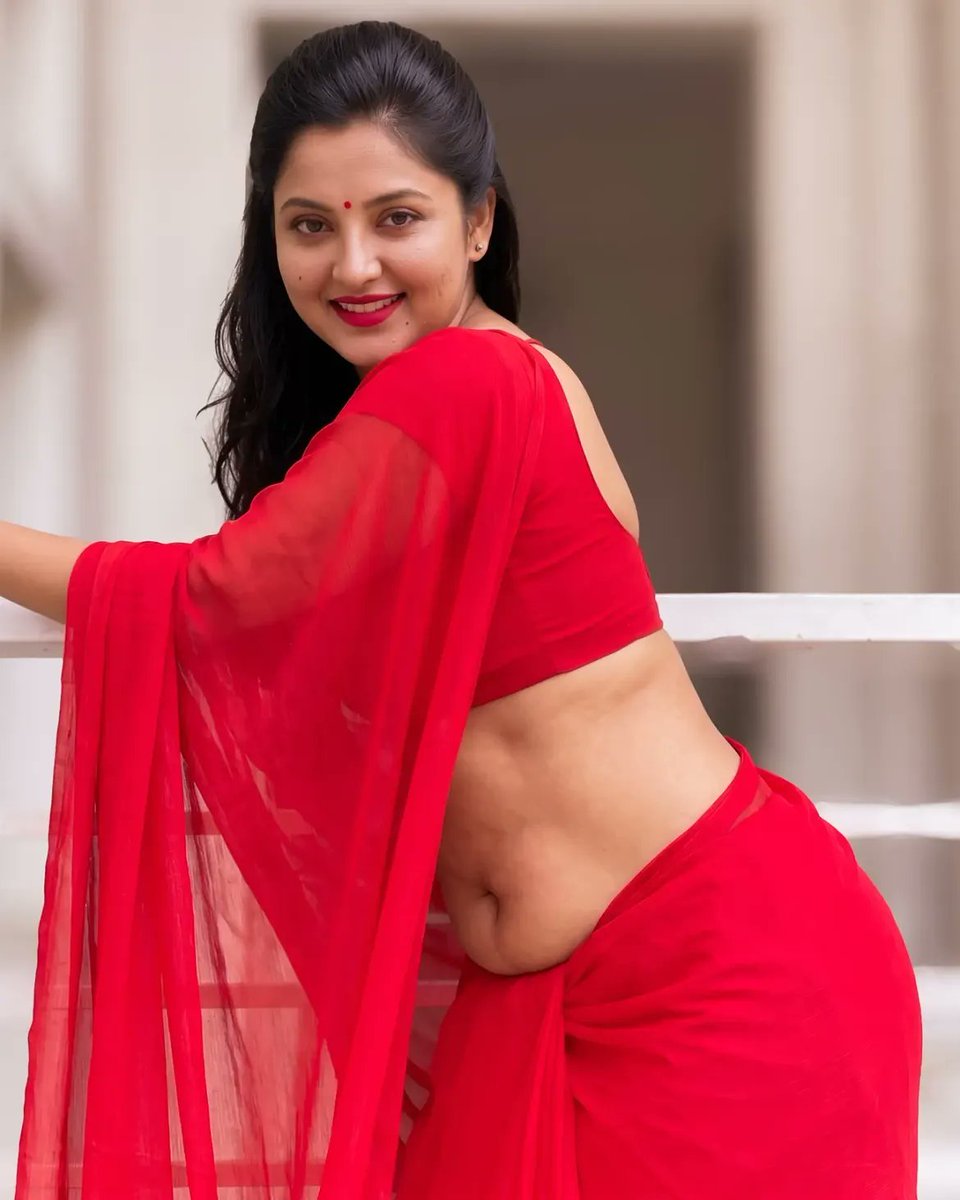 RichaBhabhi's tweet photo. Mai ek shadi shuda sanskari aurat to hun. Lekin jab band kamre mai aise hatiyaar wala mard milta hai to mai ek baazaru r@ndi ban jati hun. 
Mujhe pata hai pyar to mujhe pati se mil jayegi lekin meri jism ki bhukh sirf aise tagde hatiyaar wala mard hi pura kar sakta hai.....
Ab aise mardon ko r@ndi pasand hai aur mere andar ki r@ndi ko aise harami mard pasand hai.....To band kamre mai jo masti hoti hai wo bas ek r@ndi aurat aur harami mard ke bich hoti hai... jese uss band kamre se bahar nikalti hun to ek sanskari aurat ban jati hun...