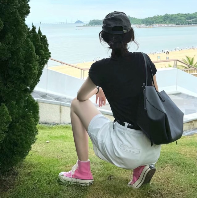 xiaonaifua's tweet photo. 人拉屎的时候会短暂拥有尾巴 https://t.co/qZ7QUos2Rn