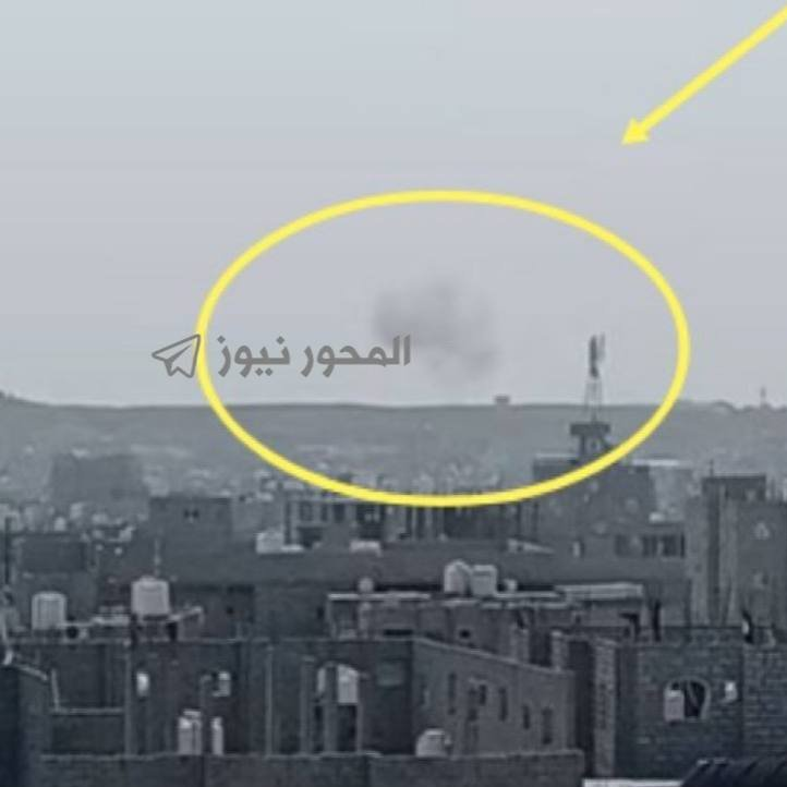RyanRozbiani's tweet photo. Yemen's Armed forces strike the Saudi-backed Sah'an military camp in Marib, Yemen

It appears to be a direct hit. This fight is not going to end well. https://t.co/EsNZA29t5N