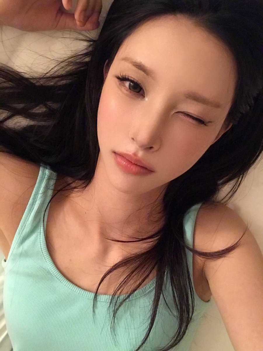 yunahdiary's tweet photo. girlfriend https://t.co/6dvO58a8Uj