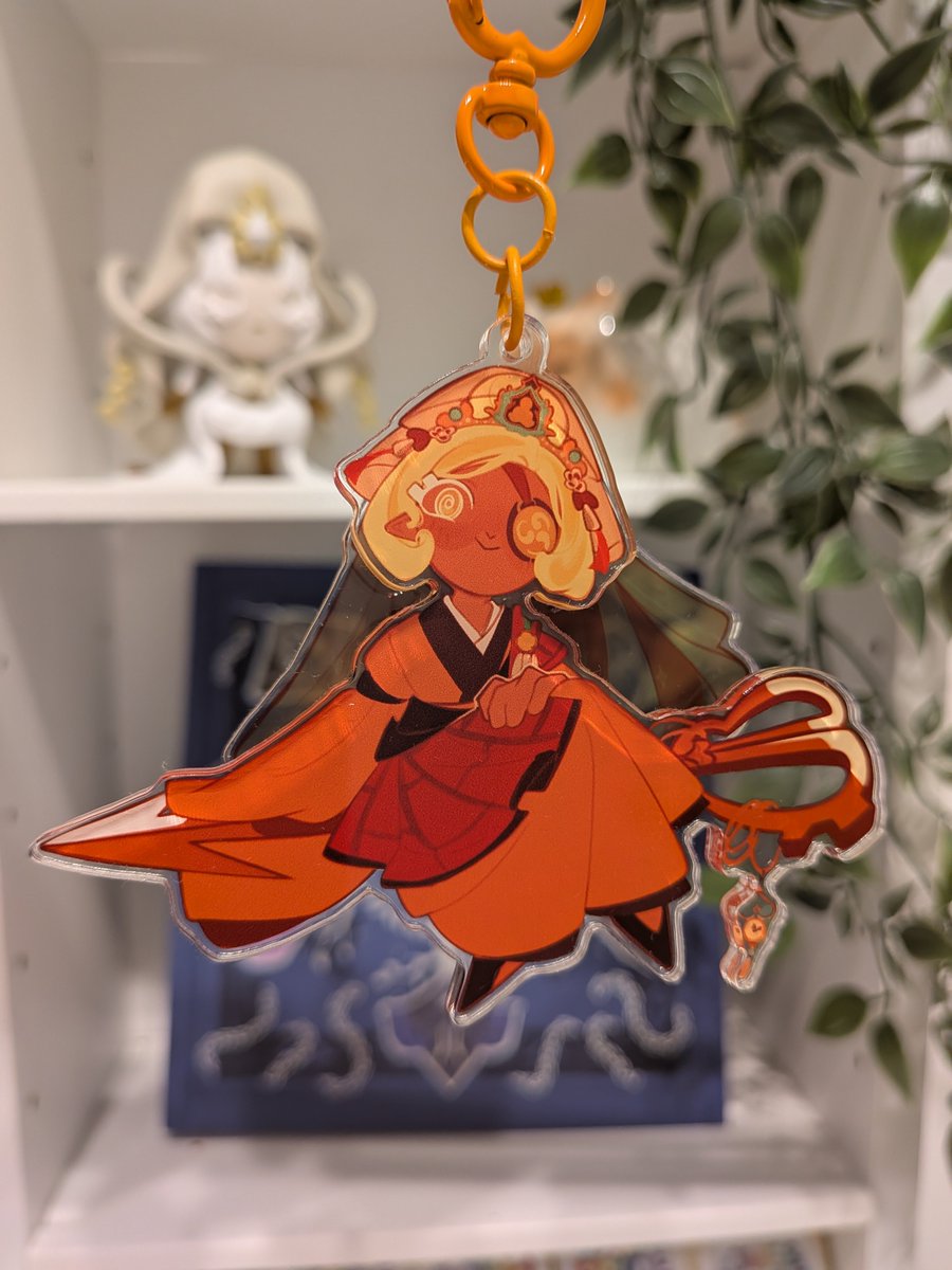 ritterdays's tweet photo. I did it! it’s officially available for sale! o(>ω<)o 
(Just this one for now, but I’ll try to find a way to make the wing keychains available too)

Link: https://t.co/G3zB6xRbQ3 https://t.co/mhD4HRuHaP