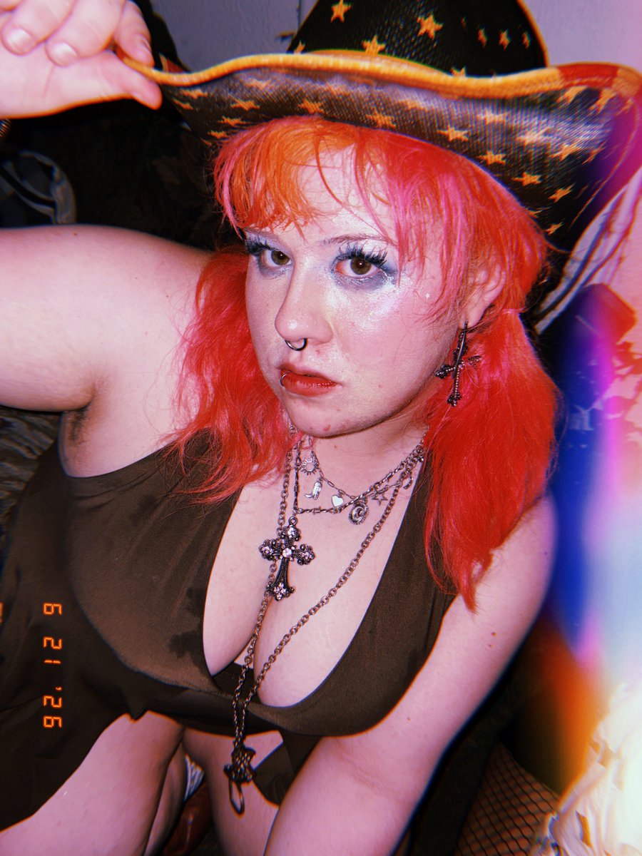Milkylemonade1's tweet photo. Wanna take you for a ride only if you pay up ill think abt it disgusting pig #femdom https://t.co/MTIkeFdrSl