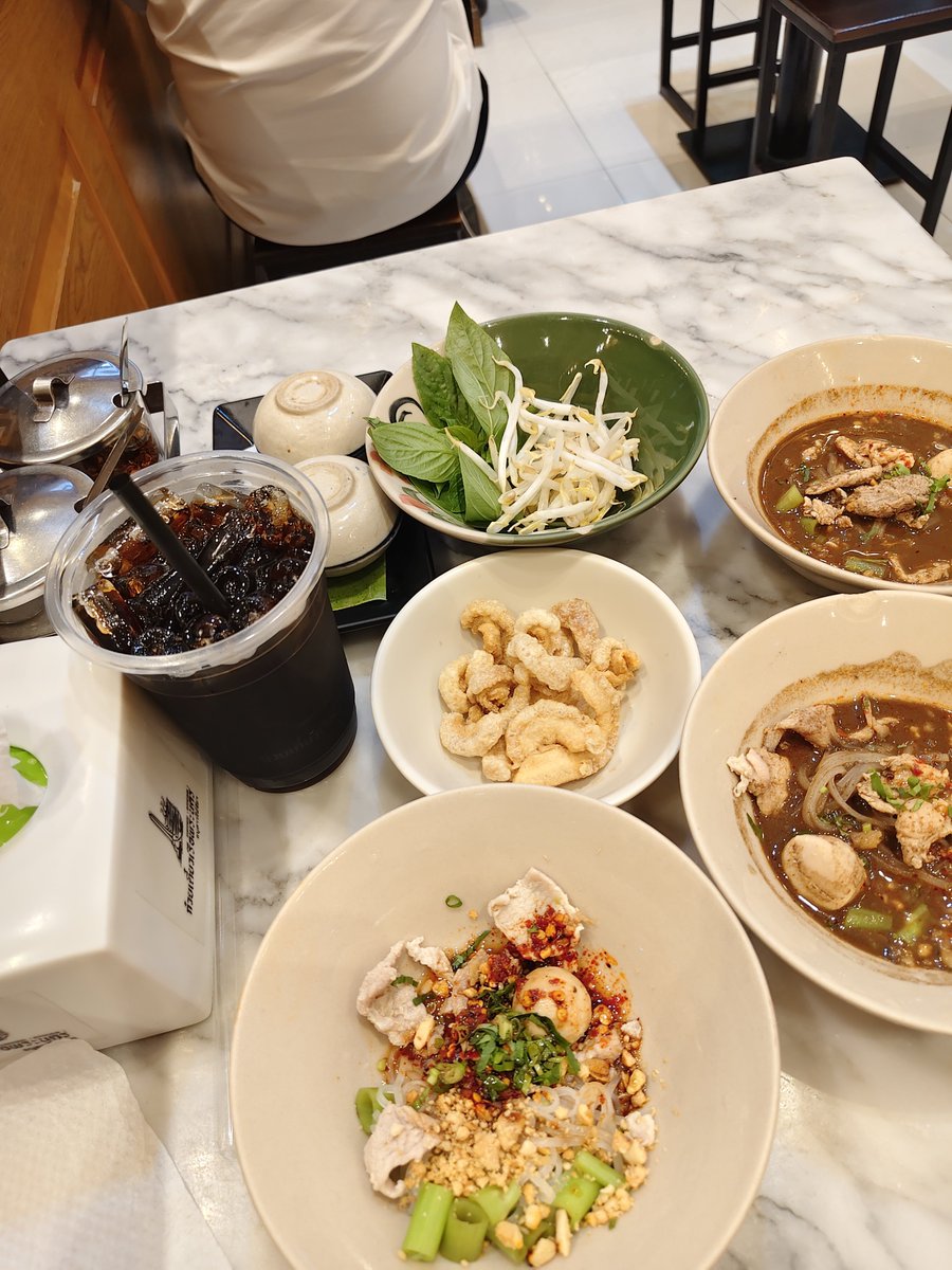 KAurapa42213's tweet photo. มื้อแรกของวัน 🍜😊 #เรียลทำงาน https://t.co/YTew4UvNMg