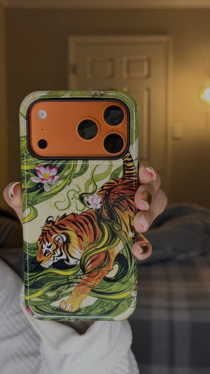somberkcal's tweet photo. how pinterest sees me :
° phone case 
° nail art
° accessory
° hair model 
i lovee these so much !!!! https://t.co/4rL6nsoE6G