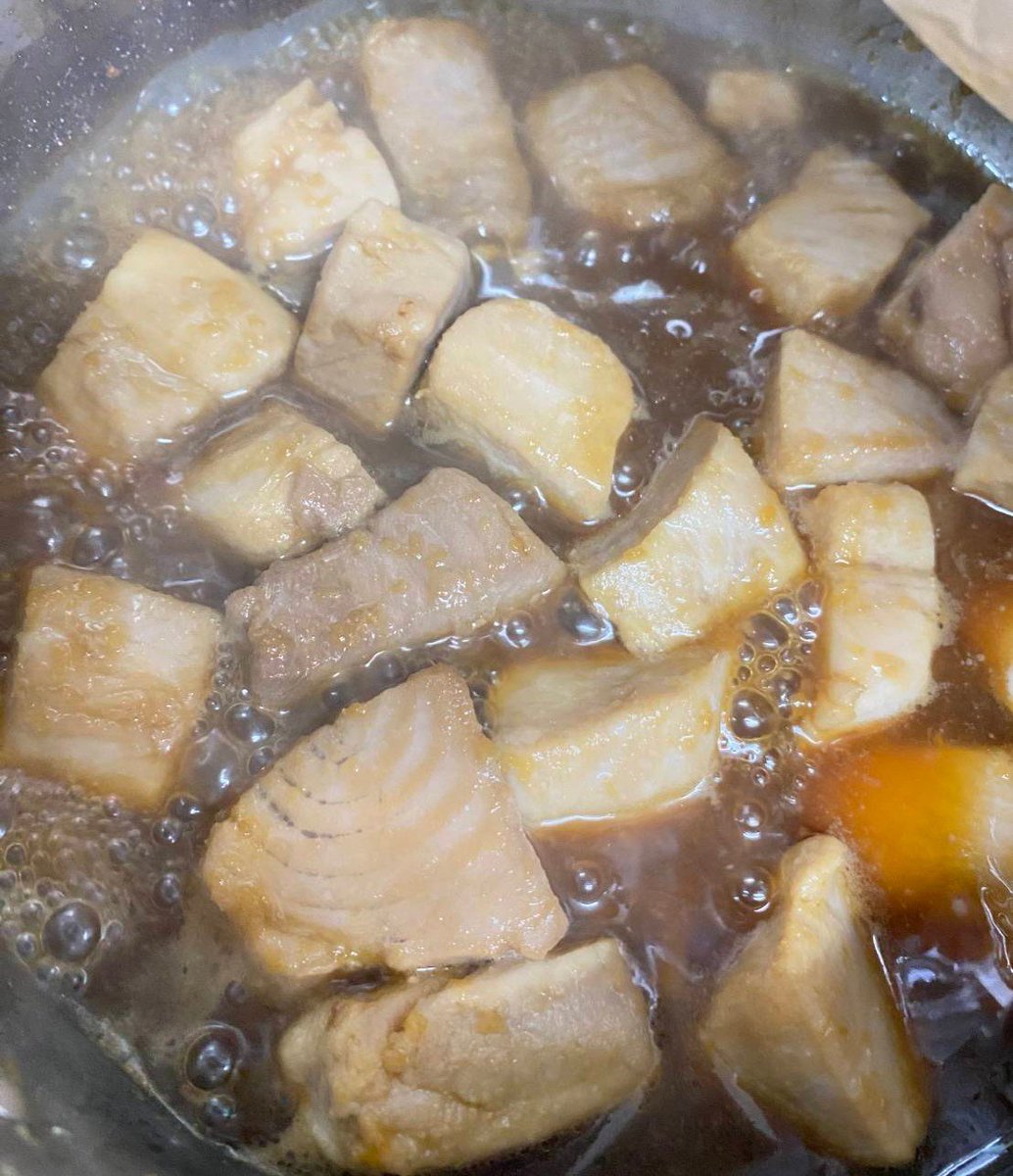 yk_salmonpink's tweet photo. 金曜日は『吉池まぐろの日🐟️』‼️
本日も大好評の【まぐろ中トロねぎま串】,【まぐろの角煮】、まぐろの日限定商品の【まぐろガーリック焼き・生姜焼き】と多数のまぐろ商品もご用意しておりますのでこちらもぜひぜひっ✨✨
#吉池 #上野 #サーモンピンク #金曜日 #まぐろの日 #まぐろ #人気商品 #限定 https://t.co/skPRfy68Qa