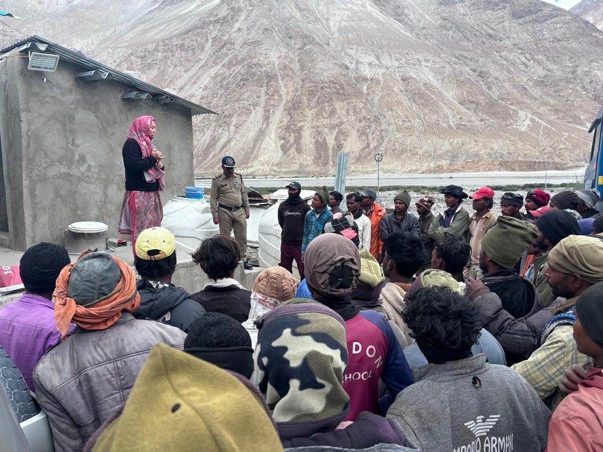 NhmLadakh's tweet photo. The #JanJanRakheDhyan – #TBMuktBharatAbhiyan 100-Day Campaign was successfully conducted at Diskit & BRO Camp Khalsar, Nubra. Portable Chest X-ray screening reached the labour community, with 85 beneficiaries screened and 4 sputum samples collected for CBNAAT, strengthening efforts towards a #TBFreeLadakh. #NTEP #NHMLadakh