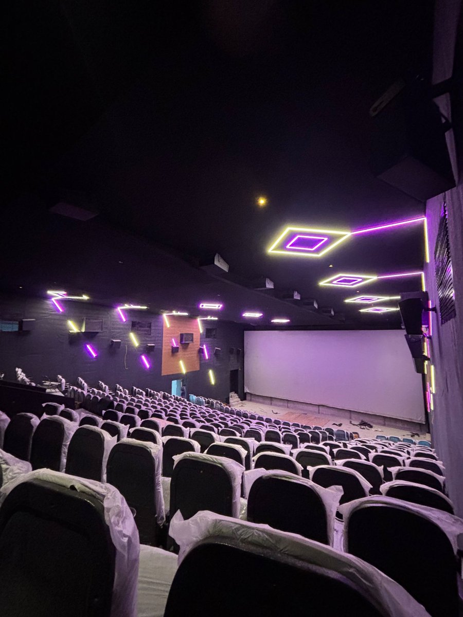 siddhu_viva's tweet photo. Vijayan Cinemas Perunthalayur (near Gobi) ~ Renovation Pics

📽️ Single screen to 2 screen plex

📽️ Scr1 : #Barco 4K projection ~ #DolbyAtmos ~ 400 seat capacity

📽️ Comfy seats ~ A/C

📽️ Projection starts from Aug 14

📽️ Scr2 for Deepavali 

@vijayancinemas #Cinemas #Theatres #Multiplex #CineMinds