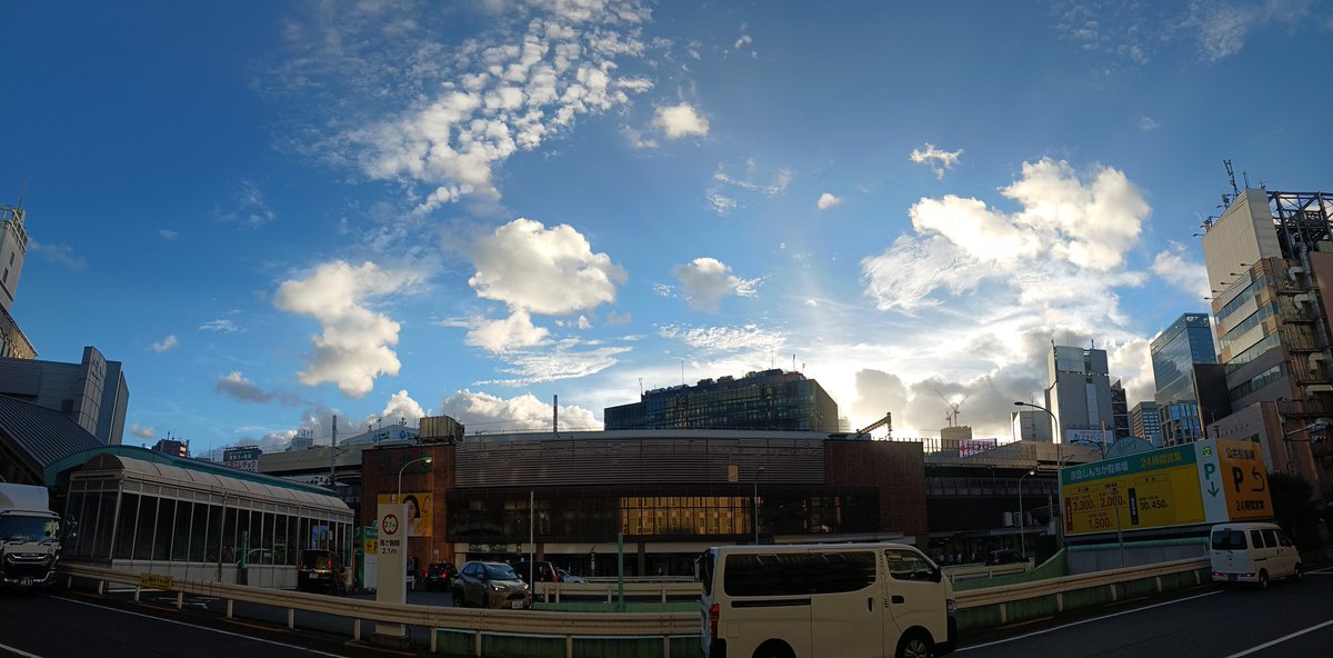 tonkichi22's tweet photo. 新橋駅前。
#イマソラ https://t.co/smfH3YEiOL