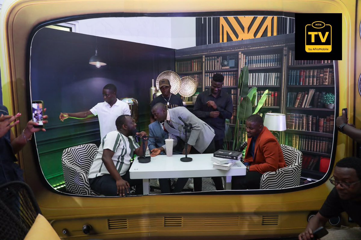 NBSAfter5's tweet photo. The future of viewing is personal.

More choice. More convenience. More control.

#MyScreenMyRules #MTNTVByAfroMobile #NBSAfter5 https://t.co/vVzihcGp3m