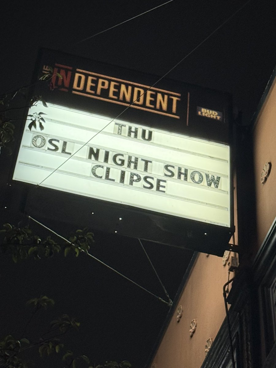 CamIsCoolin's tweet photo. The @clipse put on another great show tonight in the City! π #LetGodSortEmOut #Grindin https://t.co/zv4uX2y5ZI
