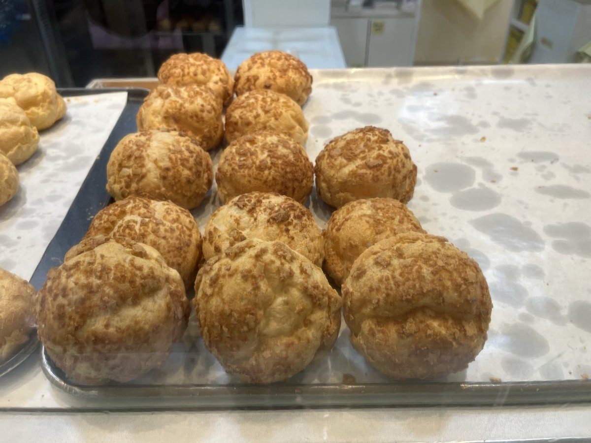 advance0924's tweet photo. #ビアードパパ祭り2026 も
きょうを入れてあと2日！😋
毎日買ってる！！！🤭

小ネタをひとつ…
シュークリームの包装紙、メッセージがいろんな種類があるの！笑

#ビアードパパ @beard_papa https://t.co/rlovznlQdl