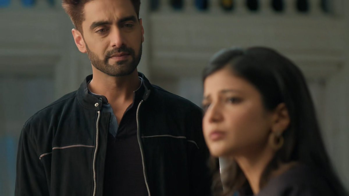 Radhikaspeaks26's tweet photo. Those moist eyes of Armaan brimmed with pride at the mere imagination of Judge Abhira.

#Yrkkh #AbhiMaan #AbhiMaanForever #SamridhiiShukla #RohitPurohit https://t.co/BzgxHfw2hl