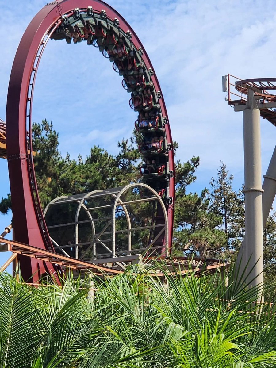 aceonlineorg's tweet photo. MonteZOOMa: The Forbidden Fortress is now open at Knott's Berry Farm!

The iconic shuttle loop returns with new track, a new train, a modern launch system and all-new theming, bringing a new era to one of the park's most legendary coasters. 🛕🎢

📸: Derek Perry https://t.co/CKSknHcz8S