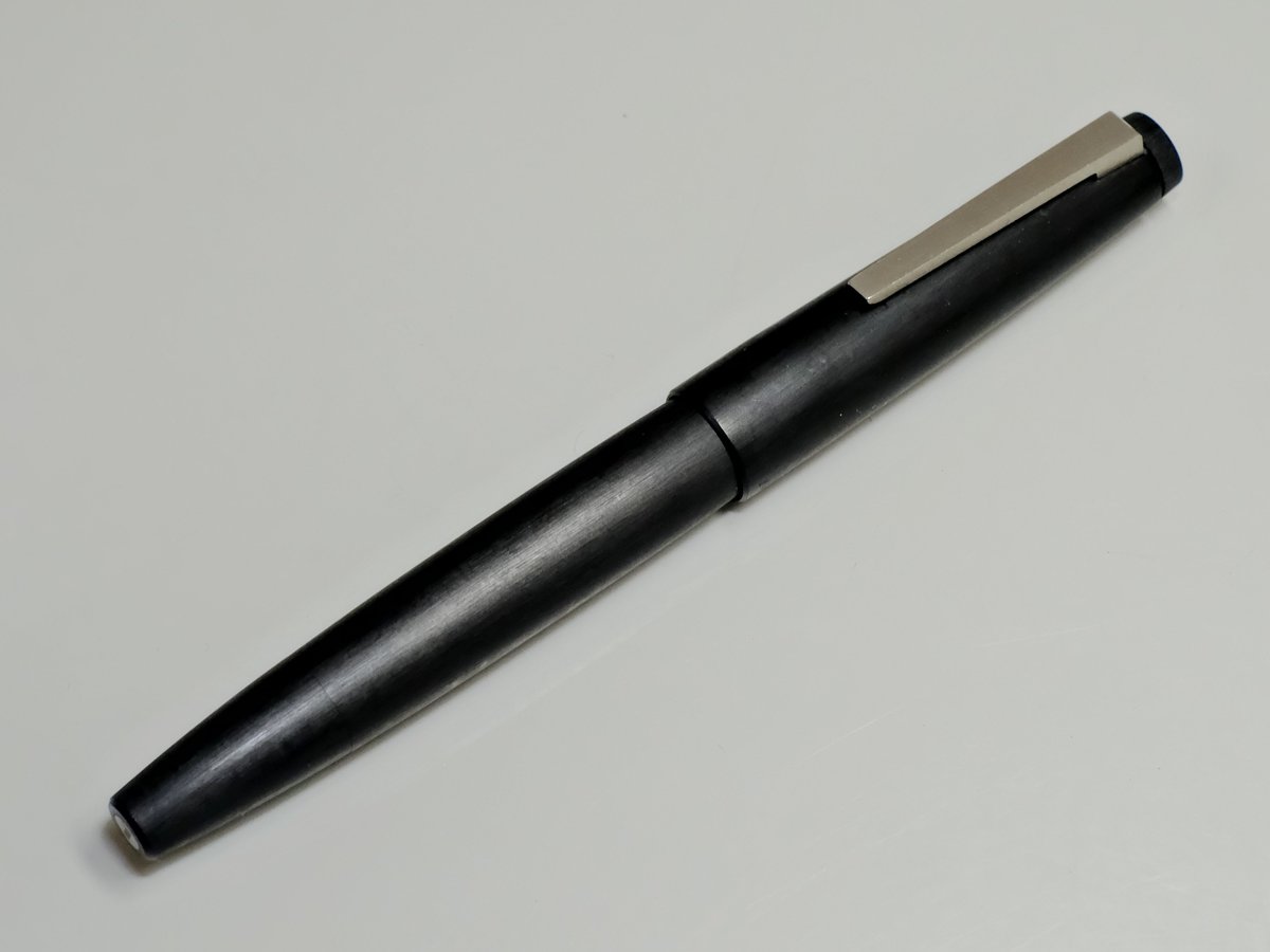 fixpencil22's tweet photo. LAMY2000 初期型 https://t.co/RYv2DxvdQo