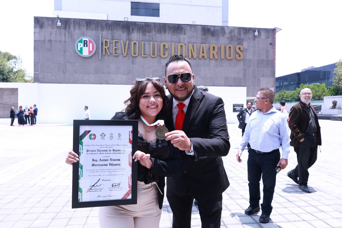 SMI_Nacional_'s tweet photo. 🥇 De Ciudad Madero, tamaulipas para el mundo 🌎, muchas felicidades a la Ing. Aolani Ximena Moctezuma Vásquez, Premio Nacional de Ingeniería en la rama de "Medio Ambiente y Sustentabilidad ". #MéxicoEsPrimero🇲🇽
@fuensantaGuerr4 @alitomorenoc @DRJMM_ @CNOPNacional https://t.co/nKa0qV6eyL