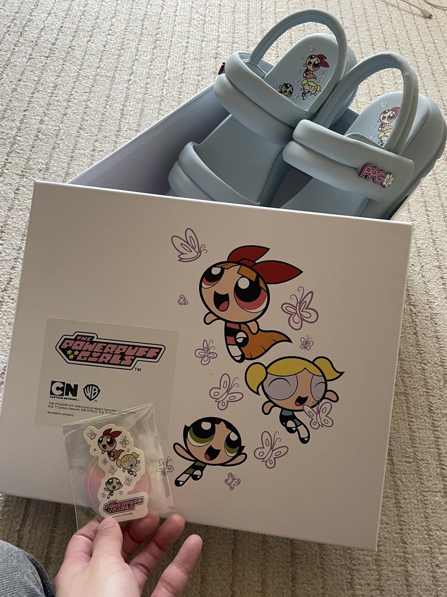numbuh250's tweet photo. きょう発売のPPGコラボのサンダルを買った！
バブルスカラー🩵 https://t.co/hX2Jo5zO5C
