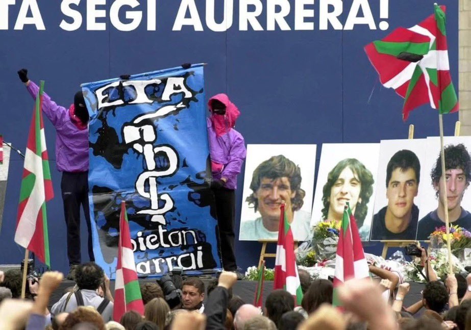 Etsaiariegurra's tweet photo. “Nork ez du maite askatasuna nahiz ta leher dedin esku artean?”
2000/8/7 🌹 https://t.co/ChQb2vjprh
