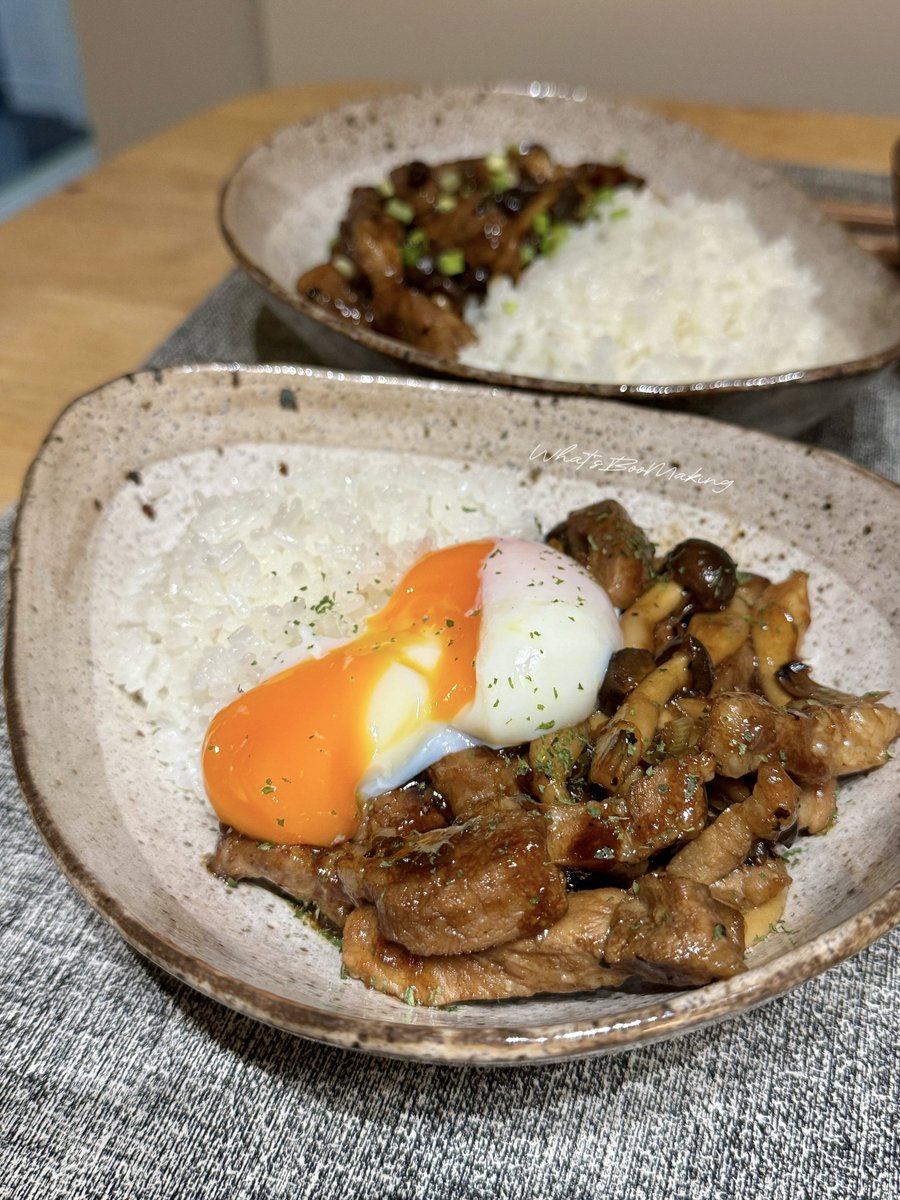 saigopal396's tweet photo. Late-night stall warm-up: sizzling pork cutlet on rice, hot miso soup, and a small pickled plum. Perfect for chasing away the chill of the city after dark. https://t.co/DnILCNuLlR