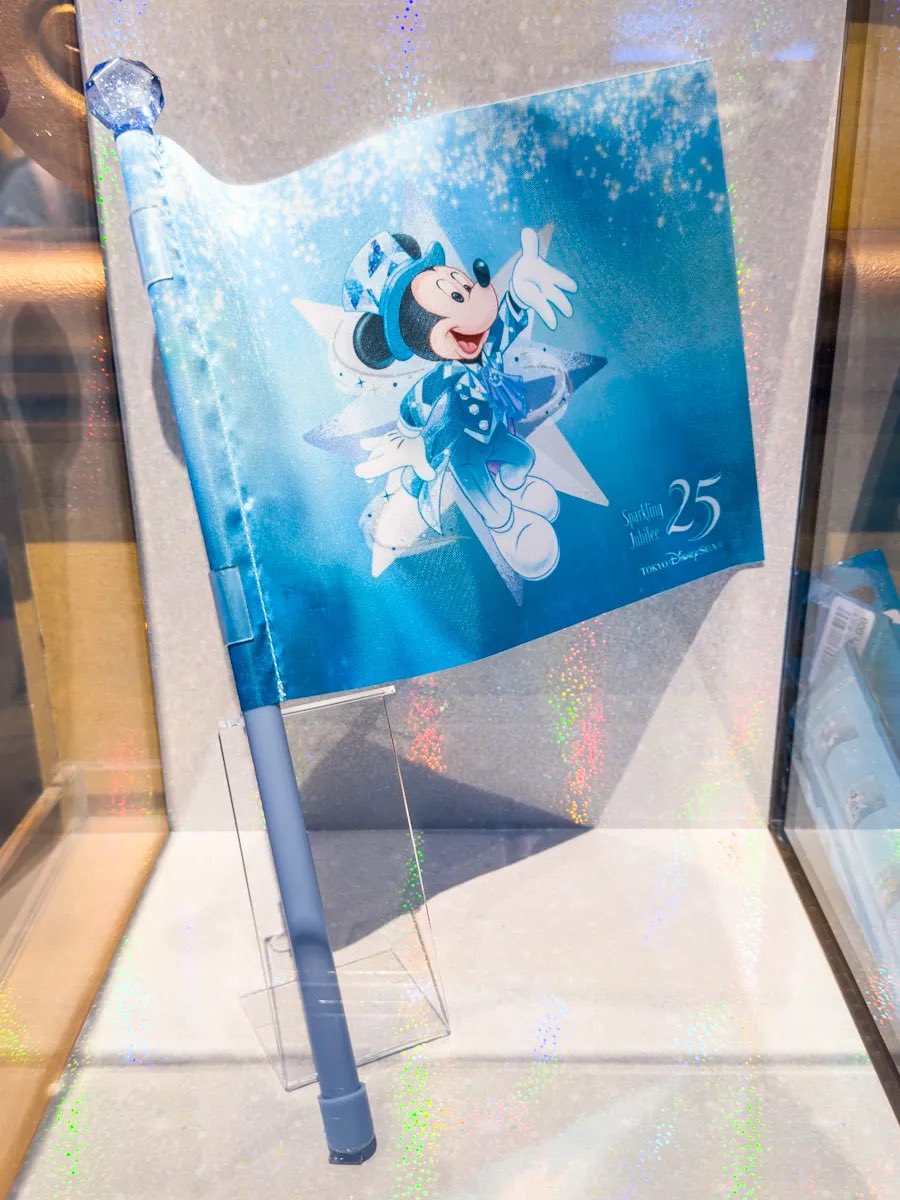 MezzoMikiD's tweet photo. 「東京ディズニーシー25周年“スパークリング・ジュビリー”」スペシャルグッズ 
フラッグが再販されました☆
https://t.co/zrFQ3RSjAQ https://t.co/DwxMyf5Nzs