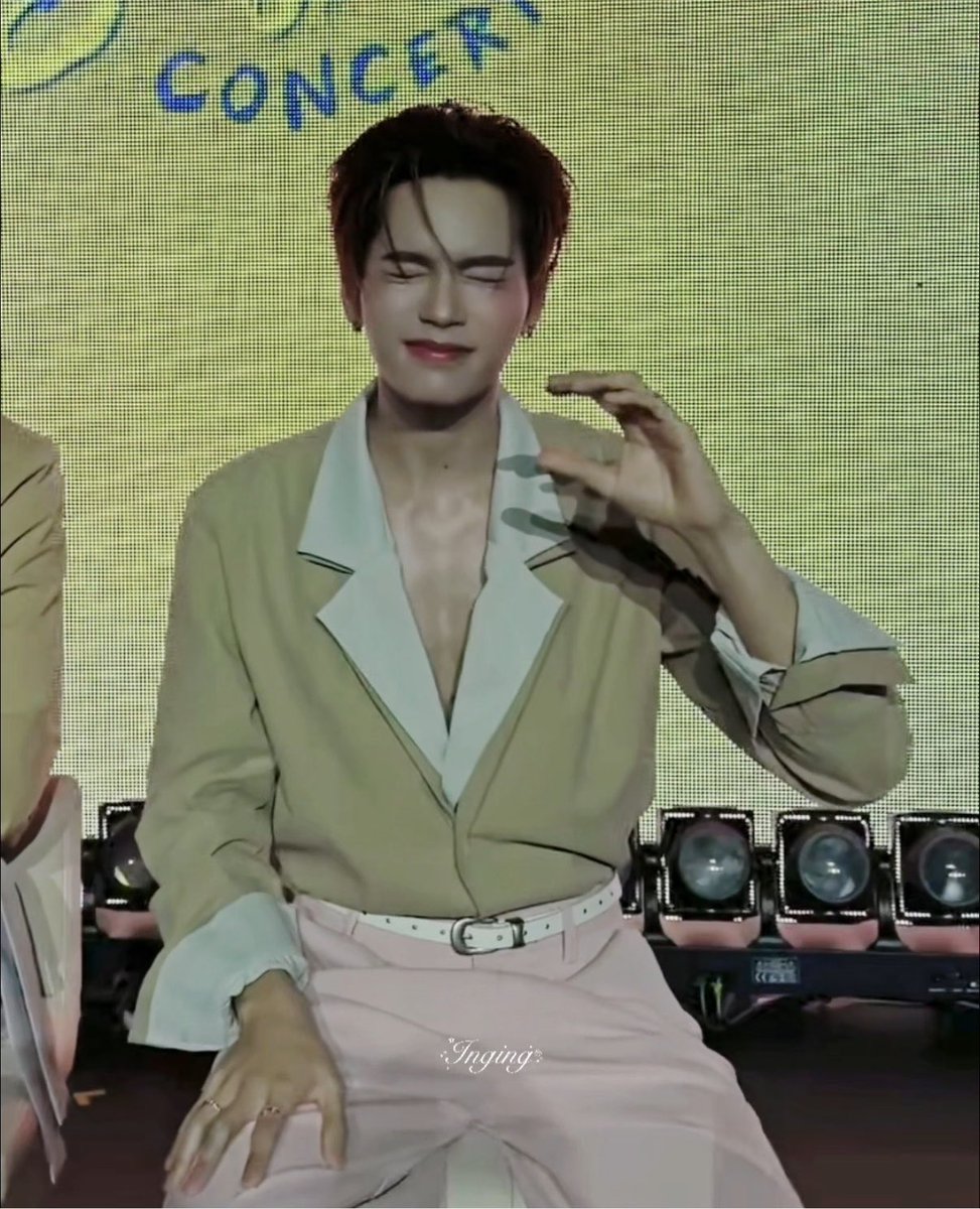 _tmdp24's tweet photo. น้องม้าค ‘ ยิ้มตาปิด ’ ง่ะ น่ารักมากเลย ㅠ ㅠ 😸

JUNIORMARK ONCE SUNNYMOON
 
#JuniorMarkConcertD1
#markjrtn https://t.co/7X0d4Risrb