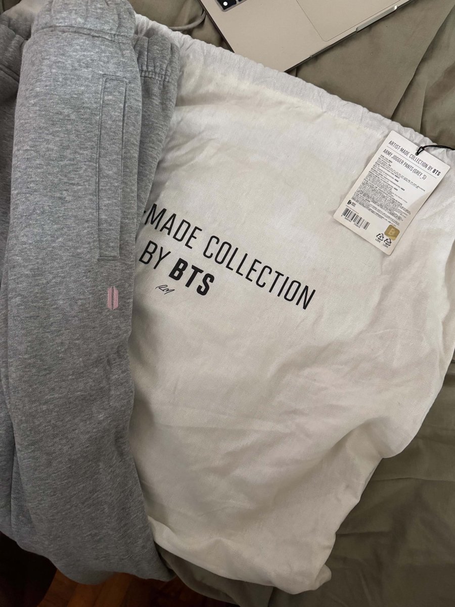 kimkwonsells's tweet photo. wts • bts ph onhand ready to ship

ꔛ RM Artist Made Merch Gray Jogger Pants
ꔛ size S
ꔛ never used; with dust bag

₱2000
loc: qc

𖥻 namjoon jin yoongi hobi jhope jimin taehyung jk jungkook pc on hand concert tix sale bt21 amc https://t.co/bxc8q5yZP2