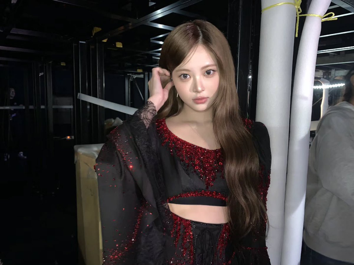 sserapics's tweet photo. HONG EUNCHAE ❤️🖤o https://t.co/de9iYKEWvb