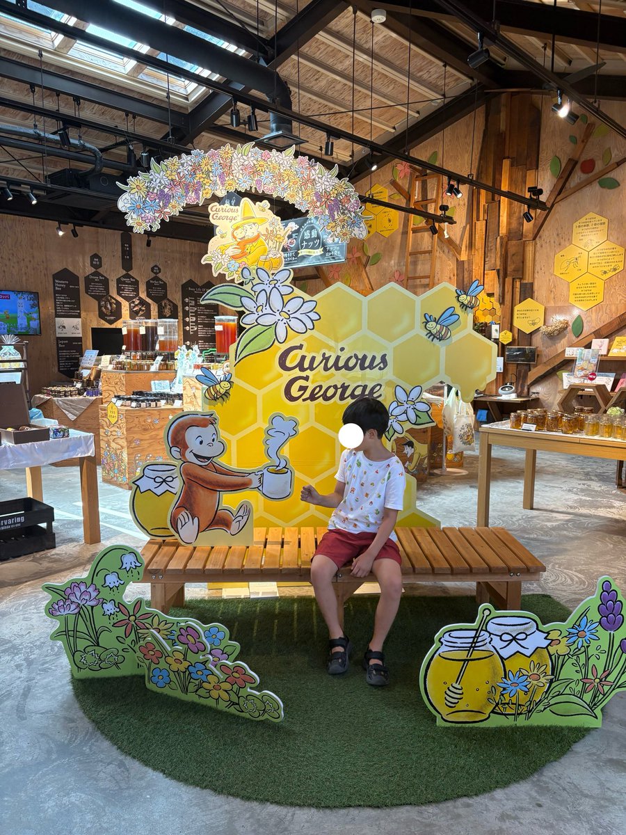 yuki_k5's tweet photo. 神戸養蜂場🐝万博で食べれなかった巣蜜のソフトクリーム🍦🍯カフェのパスタもサラダバーも美味しかった🥗 #ひょうごフィールドパビリオン #神戸養蜂場 #コムハニー #万博レガシー https://t.co/VTmn7Sul05