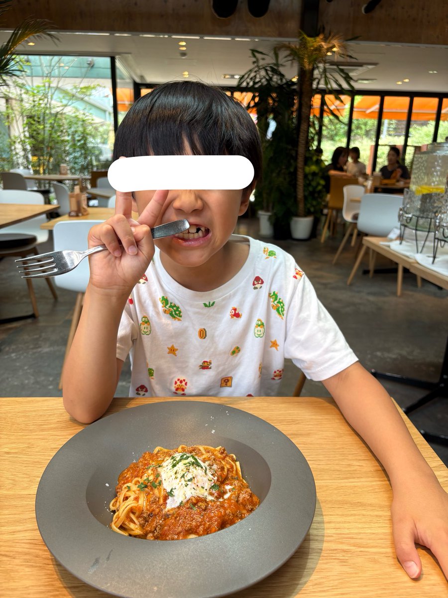 yuki_k5's tweet photo. 神戸養蜂場🐝万博で食べれなかった巣蜜のソフトクリーム🍦🍯カフェのパスタもサラダバーも美味しかった🥗 #ひょうごフィールドパビリオン #神戸養蜂場 #コムハニー #万博レガシー https://t.co/VTmn7Sul05