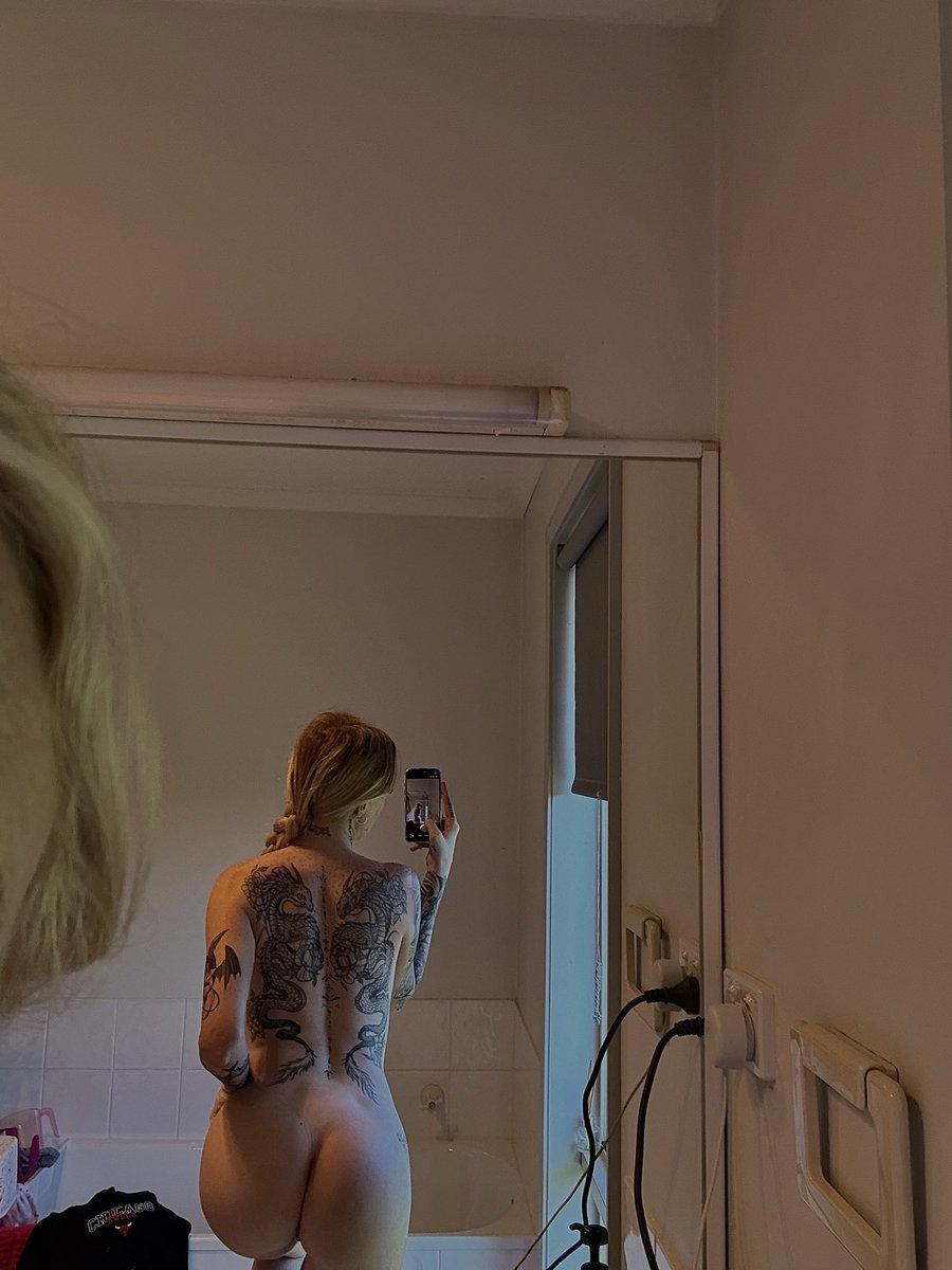 inkedblondebaby's tweet photo. How was everyone’s Friday ?💦🍑 https://t.co/tozINo2SyG