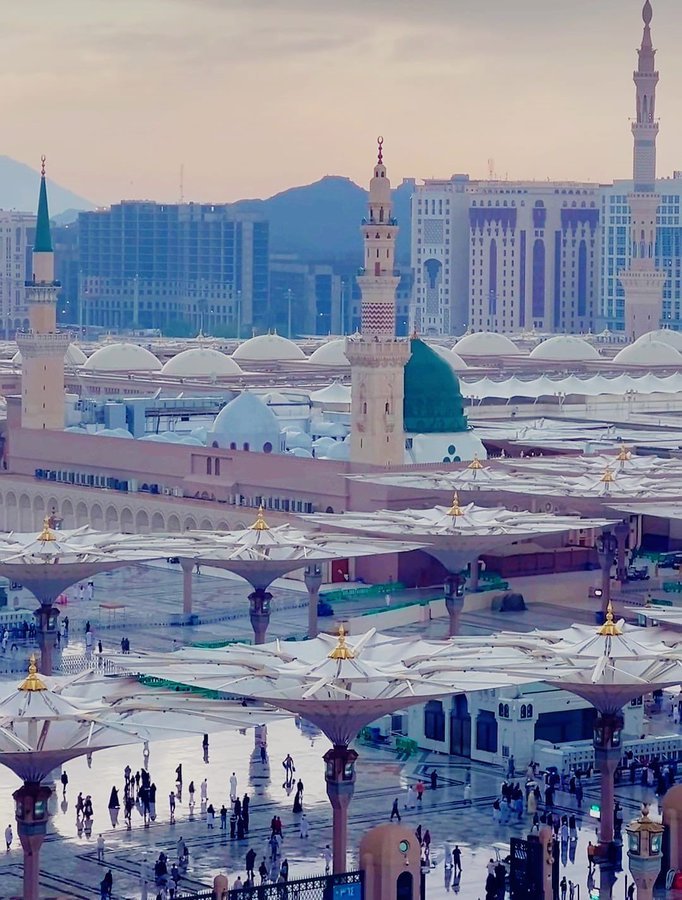 raway_alqasid's tweet photo. "وَعَلَّيْهِ صَلَّ الصَّالِحُوْنَ وَسَلّمُوَا
إنَّ الصَّلَاةَ عَلَّىٰ النَّبِيِّ نَعِيْمُ" ﷺ https://t.co/57ATg5Up28