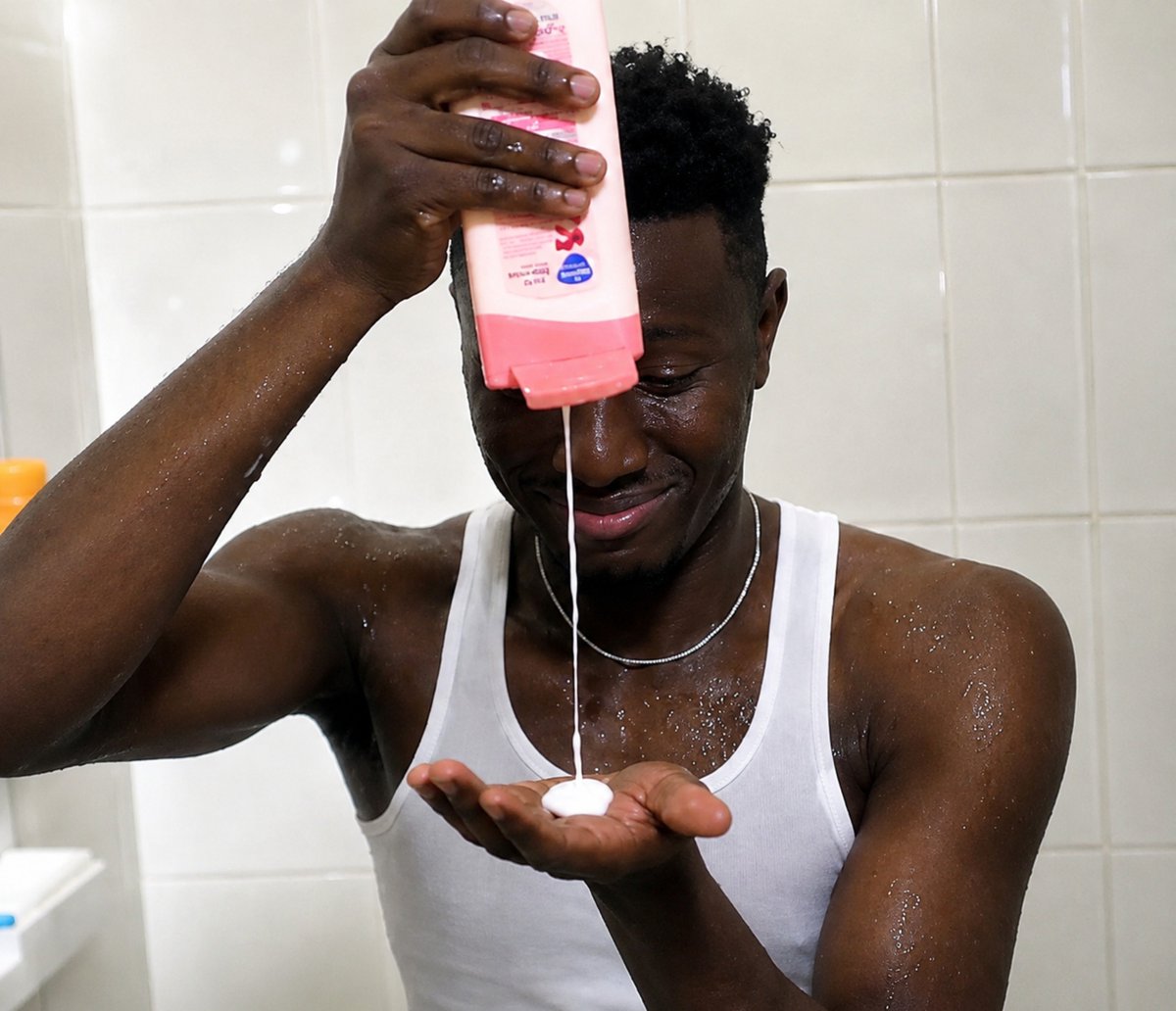 MaishaTiki's tweet photo. What did God find Adam doing that made Him conclude that it was not good for him to continue living alone (without a woman)? 😂😂
🤩So this GREATNESS is biblically proven? https://t.co/tnAy8Bc1vt
